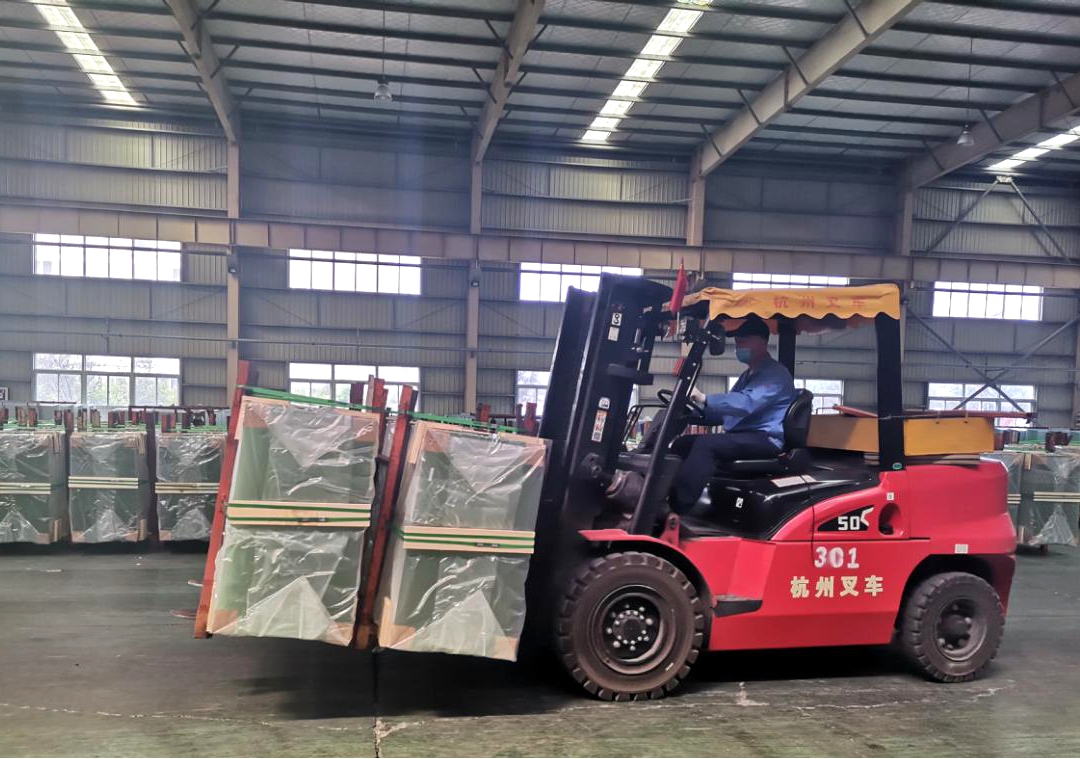 倉儲部的“運(yùn)輸鐵人”